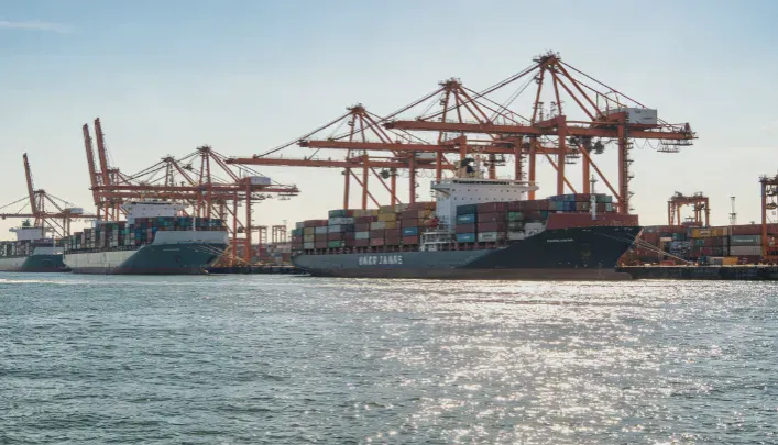 20ft and 40ft shipping from China to Hungary