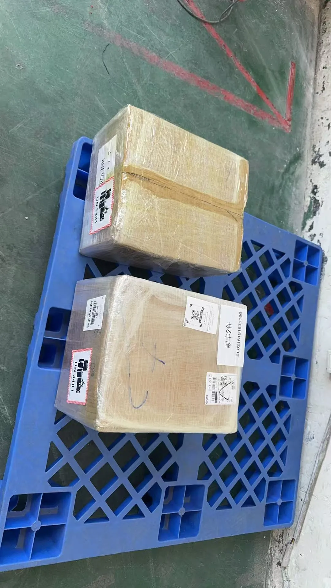 Fig 1: Cold shrink joint cartons staged at the Shenzhen airport consolidation point — silicone parts packed upright to avoid compression